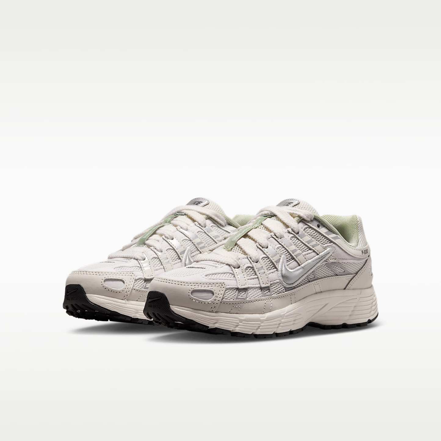 Nike P-6000 Schuh (ältere Kinder) – Platinum Tint/Sail/Anthracite/Metallic Silver