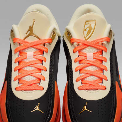 Jordan Heir Series 2 "Oh Sheila" Basketballschuh – Schwarz/Metallic Gold/Total Orange/Coconut Milk
