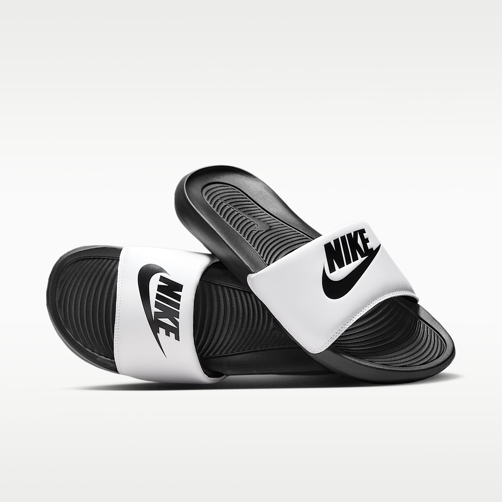 Nike Victori One Slides (Herren) – Schwarz/Weiß/Schwarz