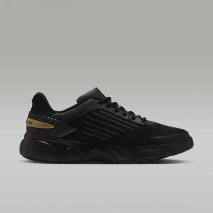 Jordan Trunner Flow Schuhe (Herren) – Schwarz/Metallic Gold/Dark Smoke Grey