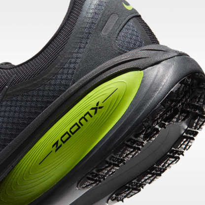 Nike Vomero 18 GORE-TEX wasserdichter Straßenlaufschuh mit reflektierenden Akzenten (Herren) – Anthracite/Lemon Venom/Schwarz