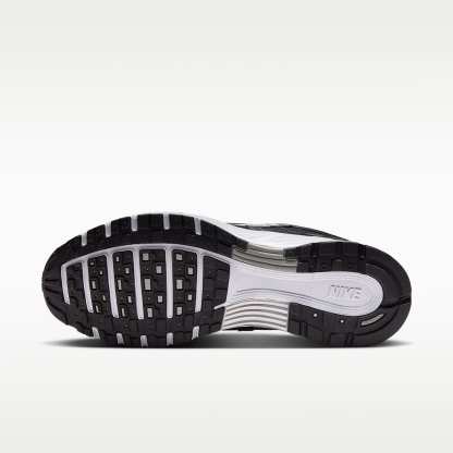 Nike P-6000 Schuh – Schwarz/Weiß/Metallic Silver/Schwarz