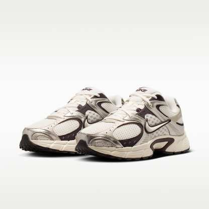 Nike V5 RNR Schuh (Herren) – Phantom/Moon Particle/Burgundy Ash/Phantom