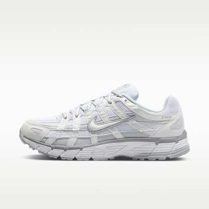 Nike P-6000 Schuh (Damen) – Metallic Summit White/Pure Platinum/Wolf Grey/Weiß