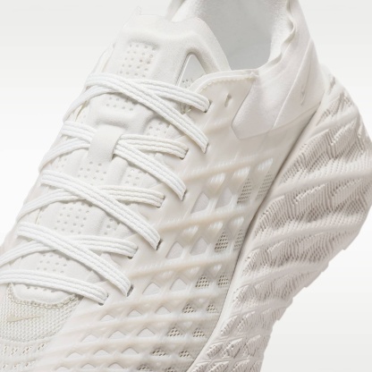 Nike Ava Edge Schuh (Herren) – Summit White/Light Bone/Stone
