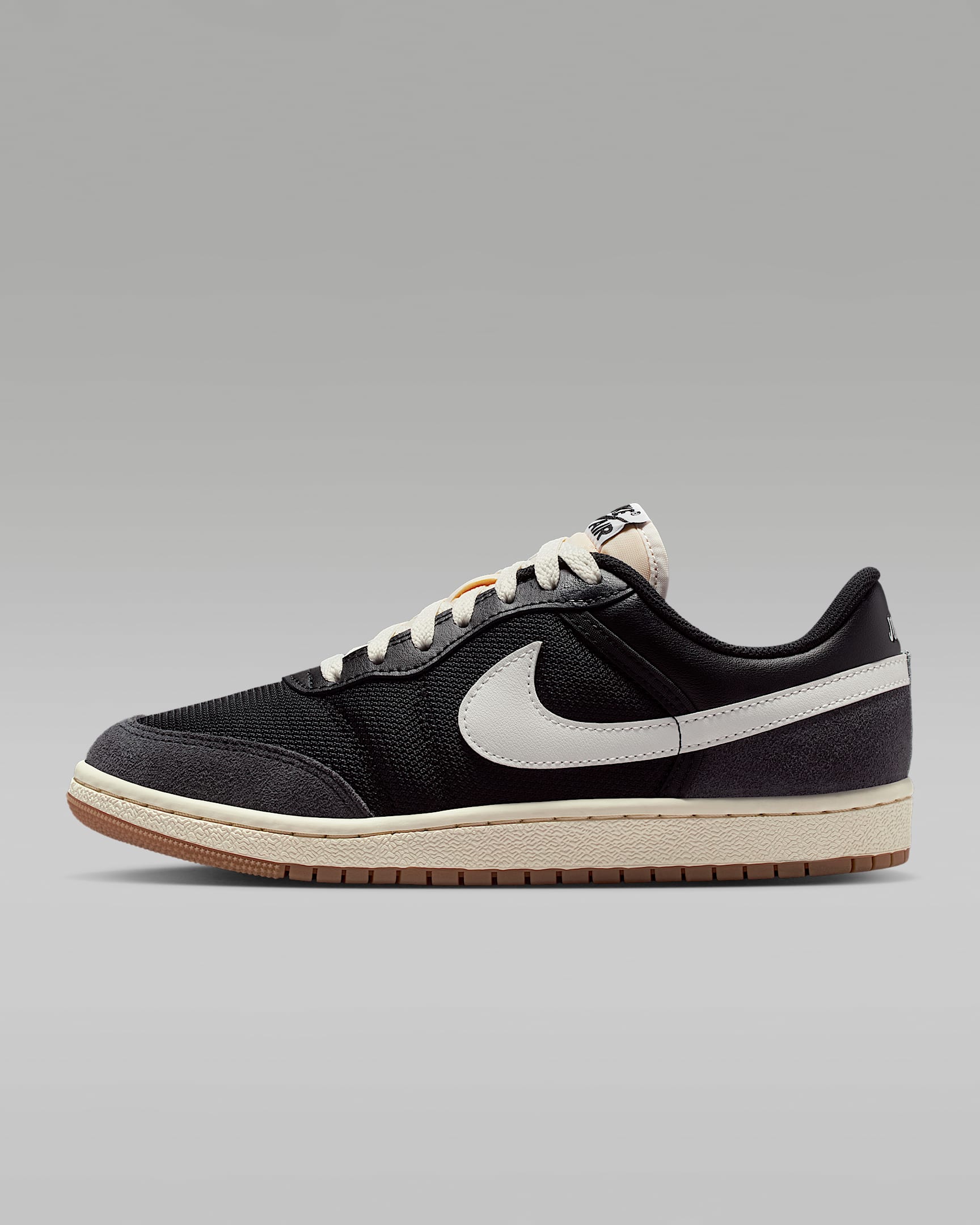 Air Jordan Skyline Low Damenschuh – Schwarz/Sail/Gum Medium Brown/Summit White