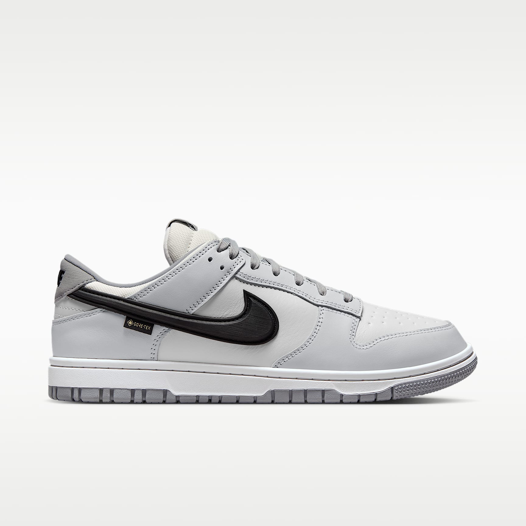 Nike Dunk Low GORE-TEX Herrenschuh – Summit White/Off White/Light Smoke Grey/Schwarz