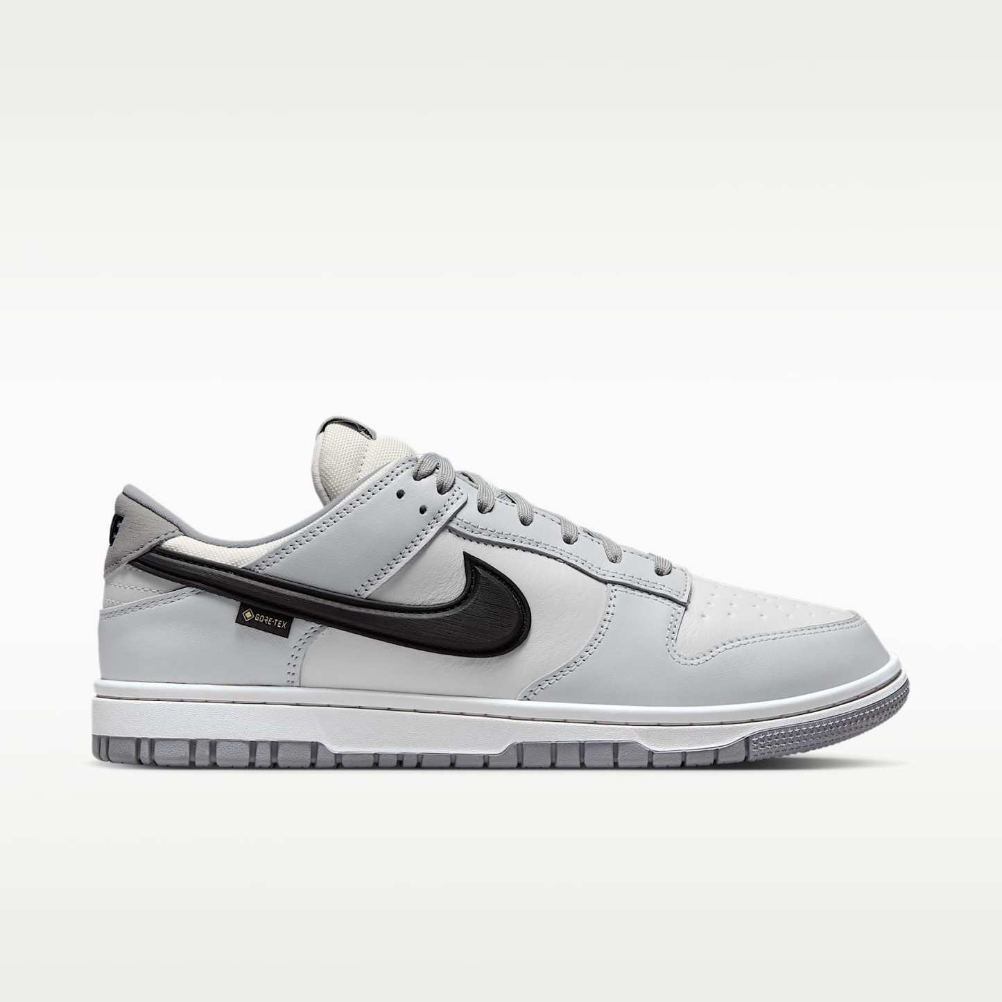 Nike Dunk Low GORE-TEX Herrenschuh – Summit White/Off White/Light Smoke Grey/Schwarz