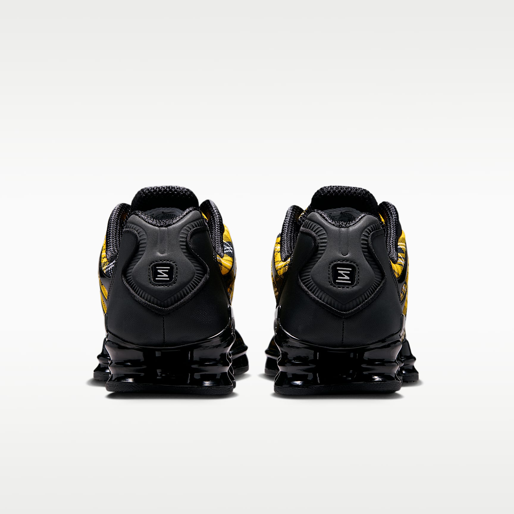 Nike Shox TL Schuh (Damen) – Schwarz/Weiß/Yellow Ochre/Schwarz