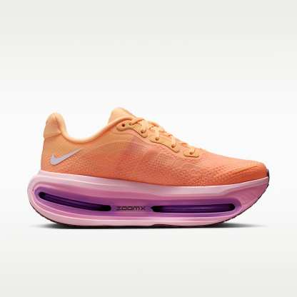 Nike Vomero Premium Straßenlaufschuh (Damen) – Tangerine Tint/Bright Crimson/Pink Foam/Tattoo