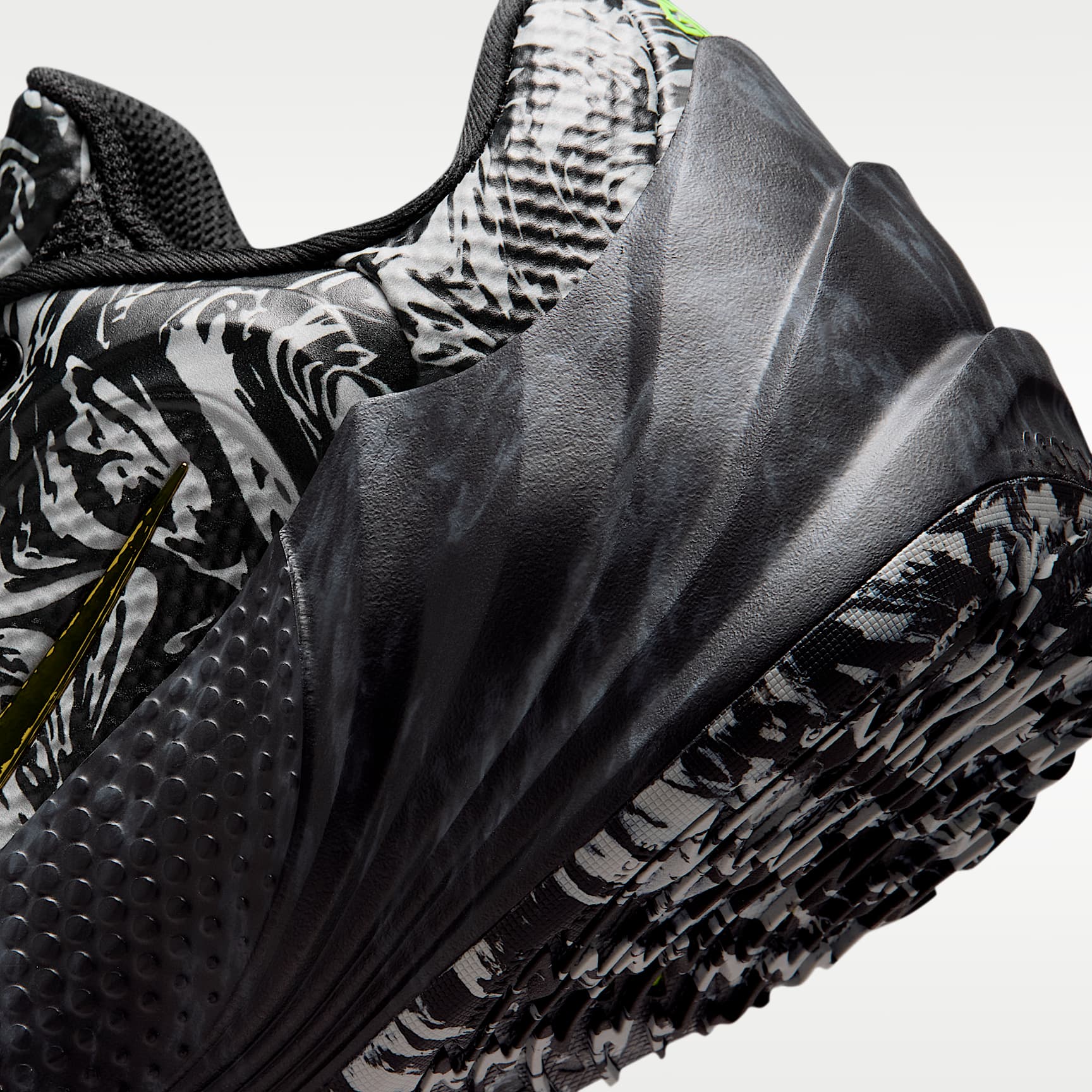 Giannis Freak 8 "Etched in Stone" Basketballschuh – Schwarz/Light Smoke Grey/Volt