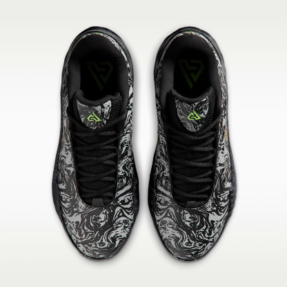 Giannis Freak 8 "Etched in Stone" Basketballschuh – Schwarz/Light Smoke Grey/Volt