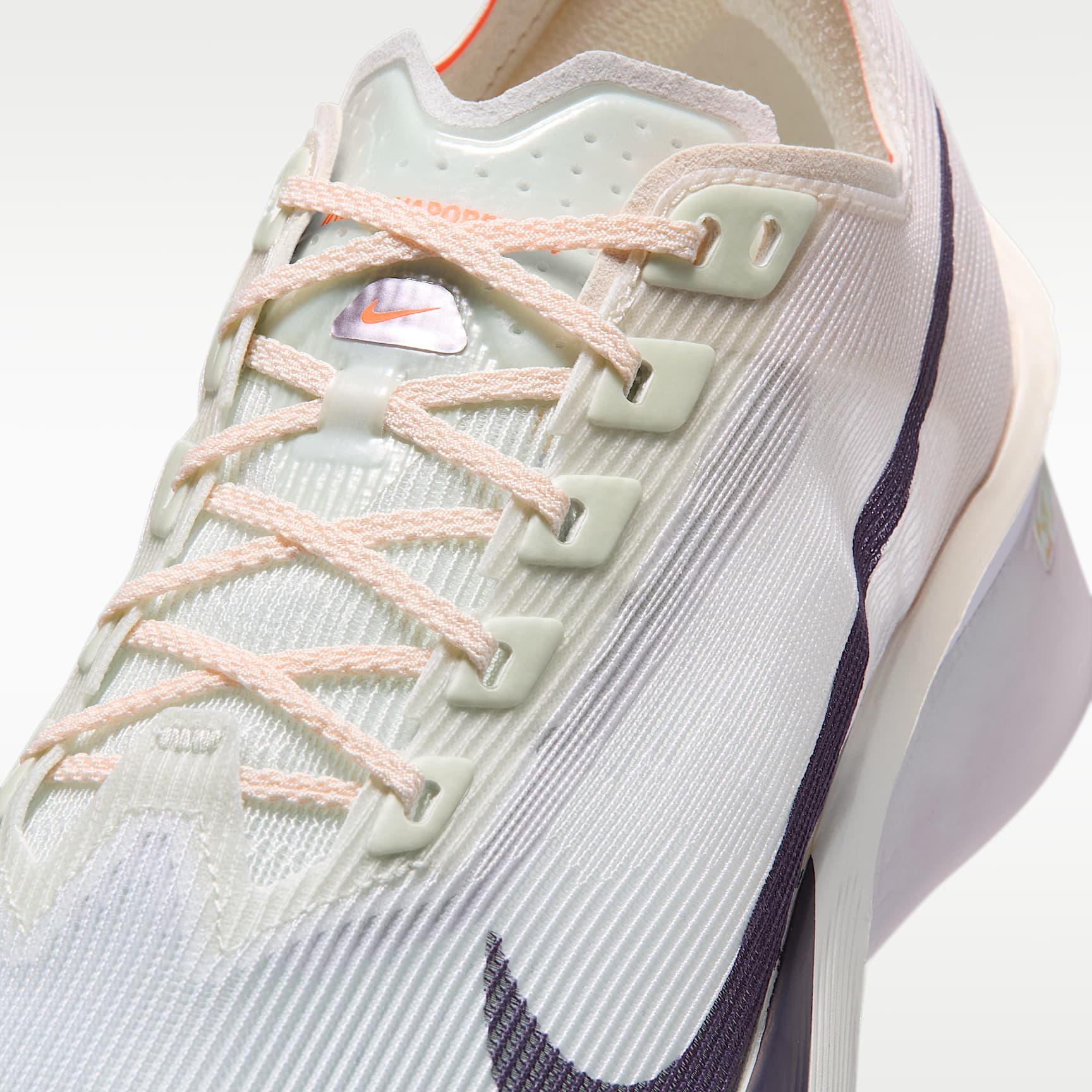 Nike Vaporfly 4 Straßenlaufschuh für Wettkämpfe (Damen) – Barely Green/Chalk/Hyper Crimson/Purple Dynasty