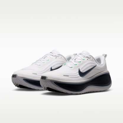 Nike Vomero Plus Straßenlaufschuh (Herren) – Weiß/Green Spark/World Indigo/Midnight Navy