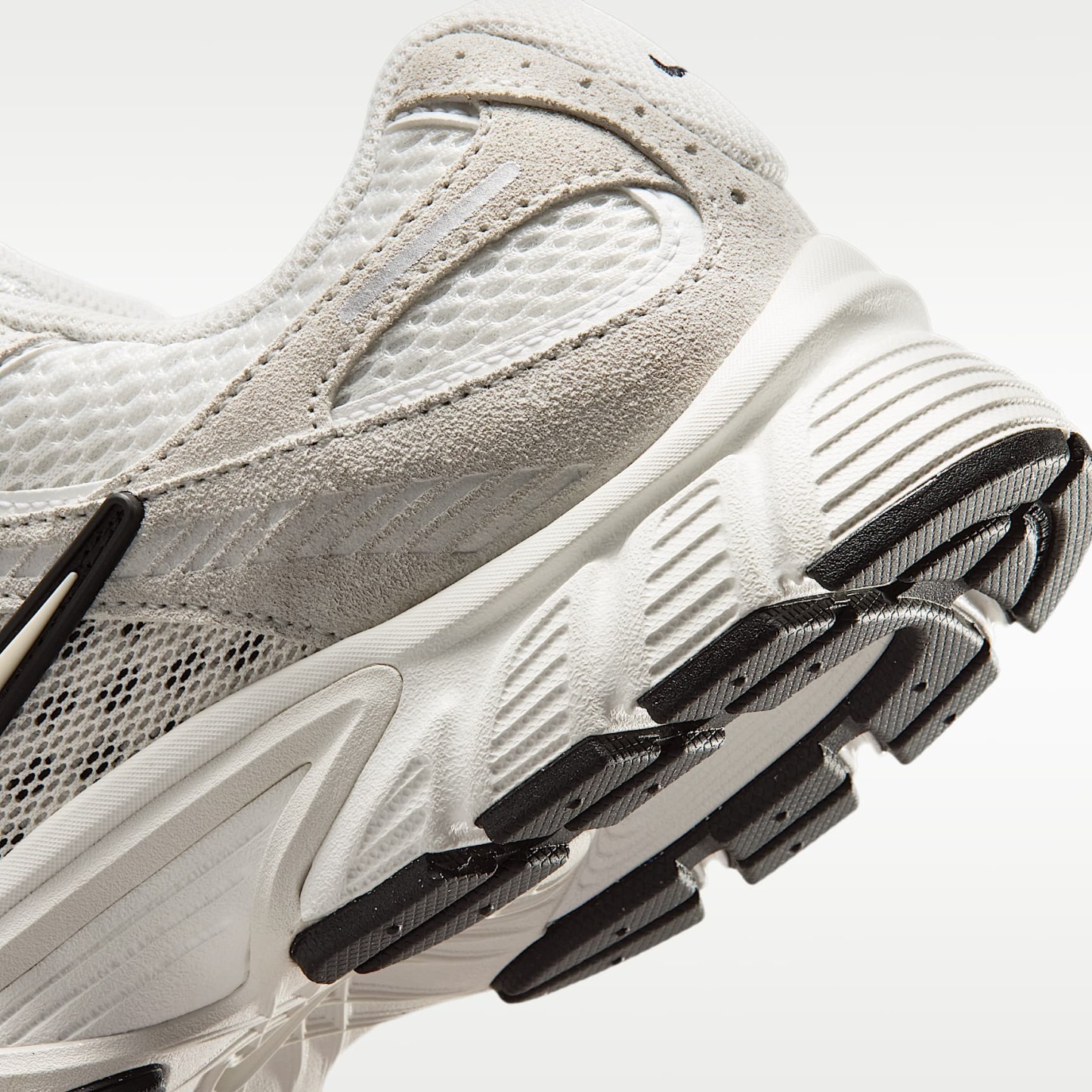 Nike V5 RNR Suede Schuh (Damen) – Summit White/Photon Dust/Summit White