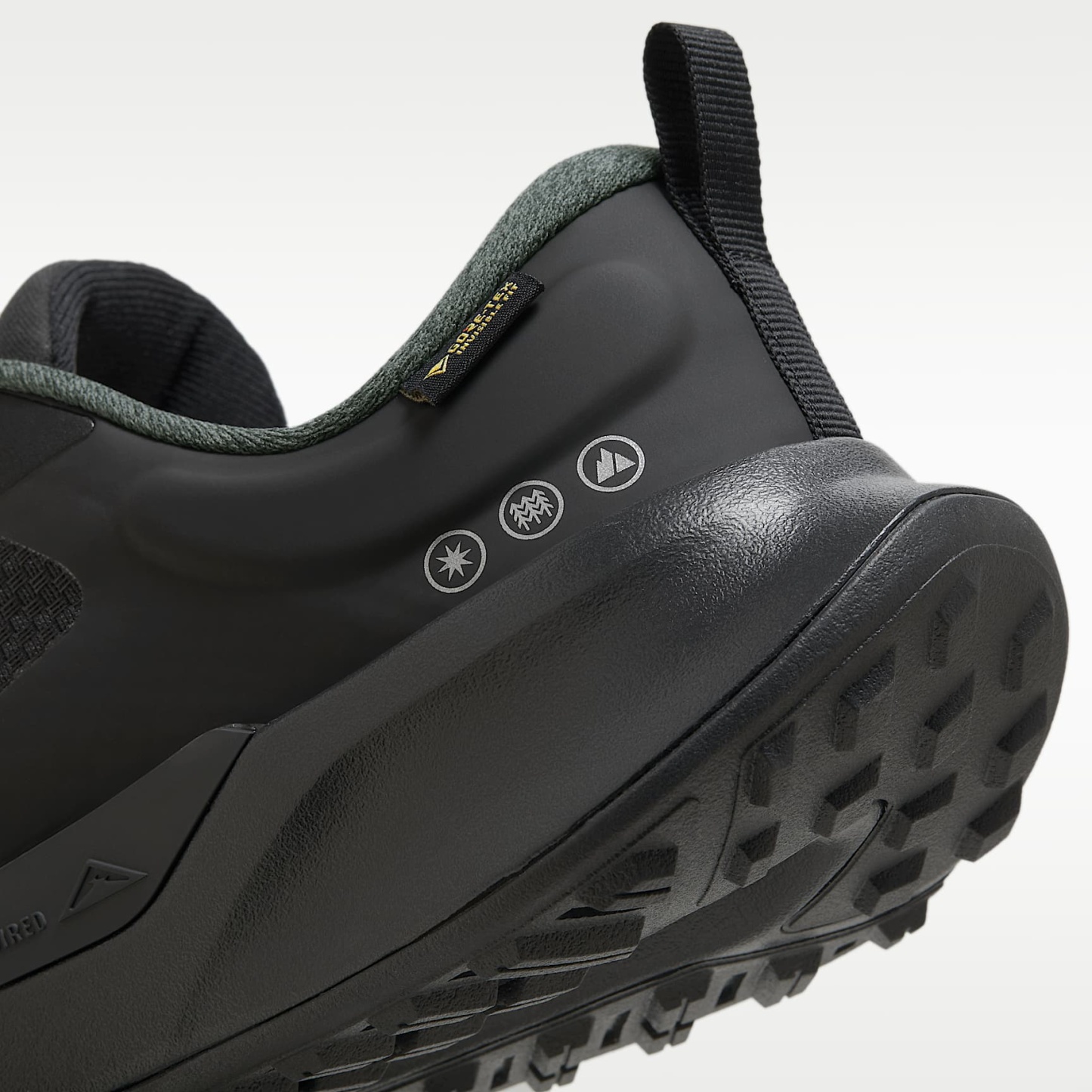 Nike Juniper Trail 2 GORE-TEX wasserfester Traillaufschuh (Damen) – Schwarz/Anthracite/Cool Grey