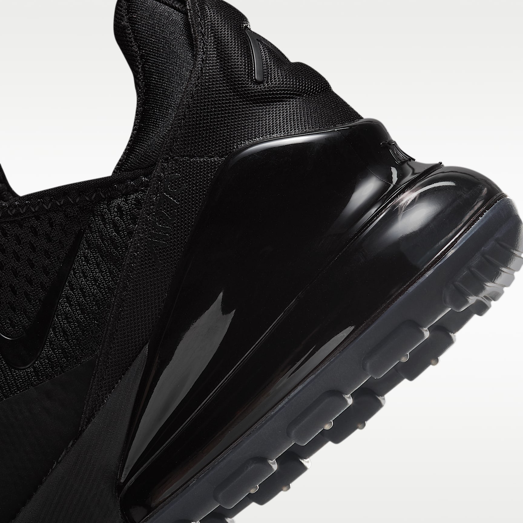 Nike Air Max 270 Damenschuh – Schwarz/Schwarz/Schwarz