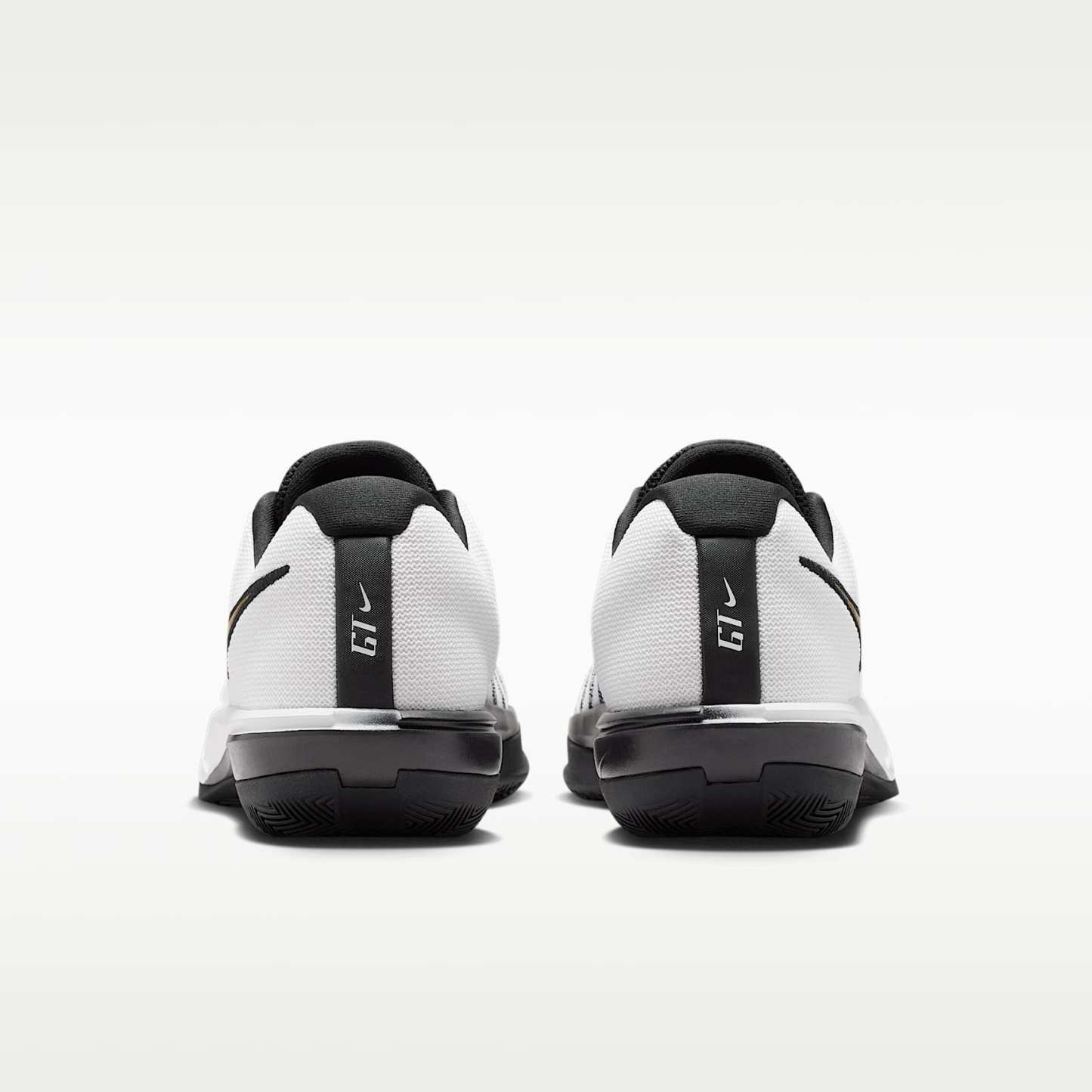 Nike G.T. Cut Academy 2 Basketballschuh – Weiß/Schwarz/Metallic Gold