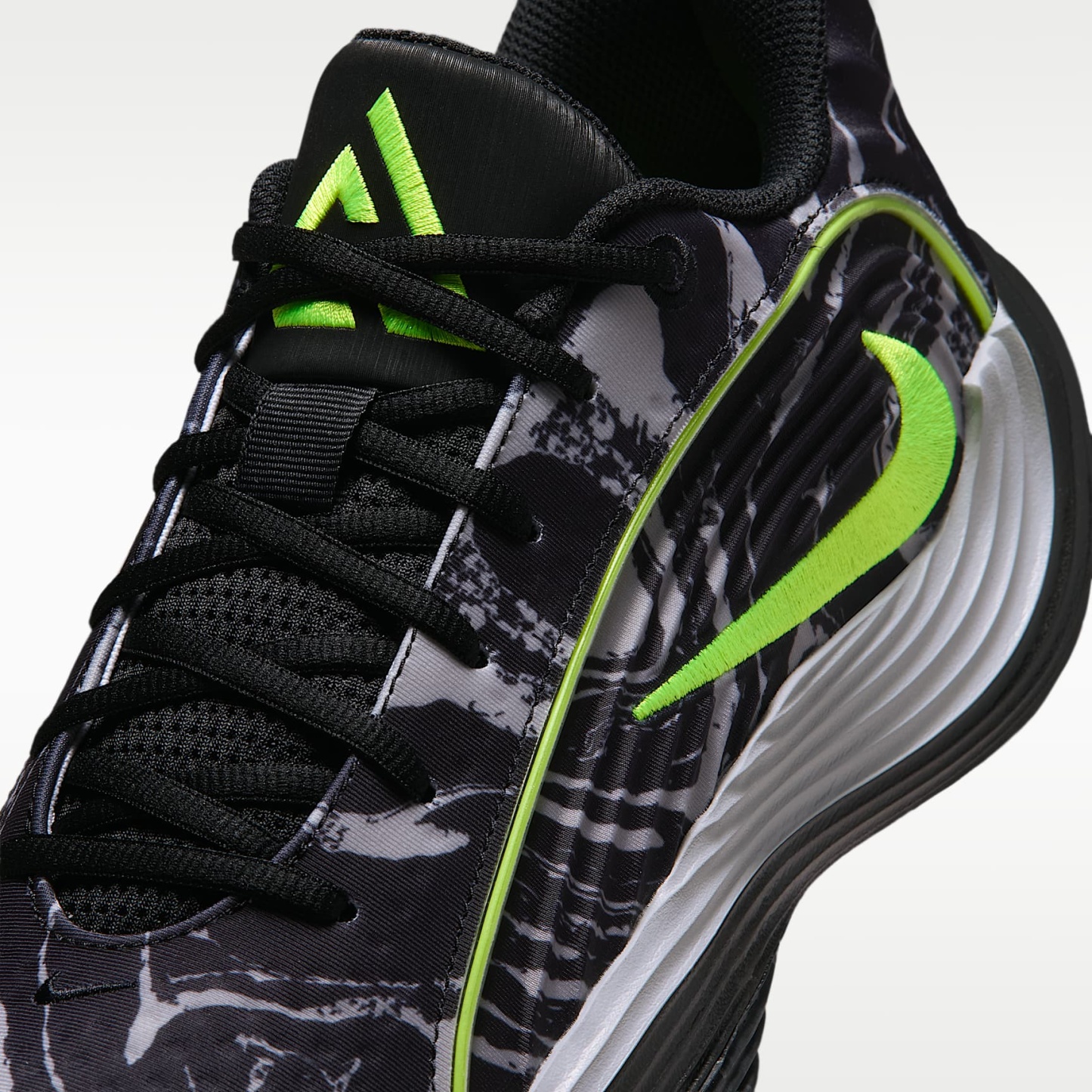 Giannis Immortality 5 Basketballschuh – Schwarz/Light Smoke Grey/Volt