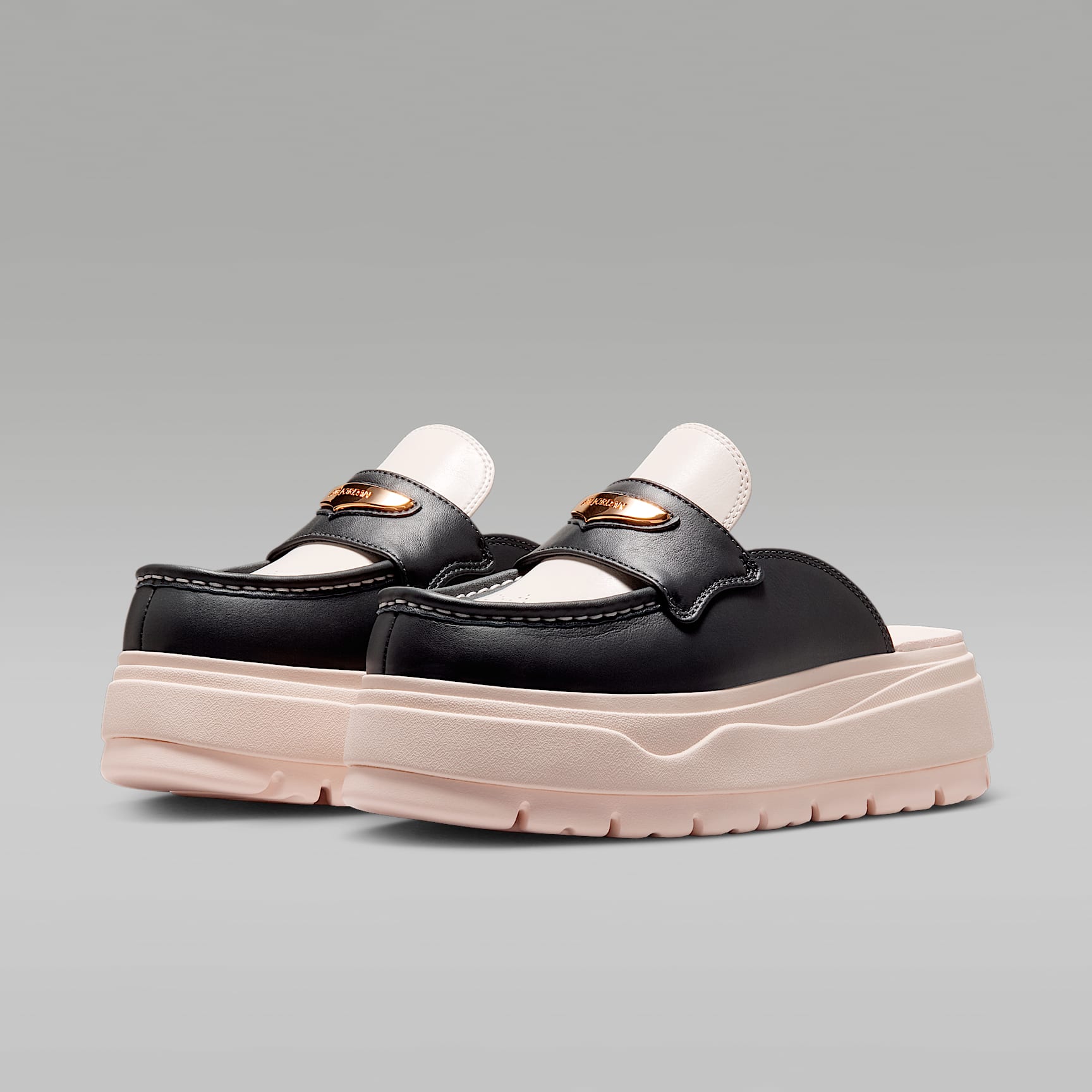 Air Jordan Mule SE Mules (Damen) – Off Noir/Chalk/Metallic Gold