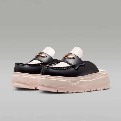 Air Jordan Mule SE Mules (Damen) – Off Noir/Chalk/Metallic Gold
