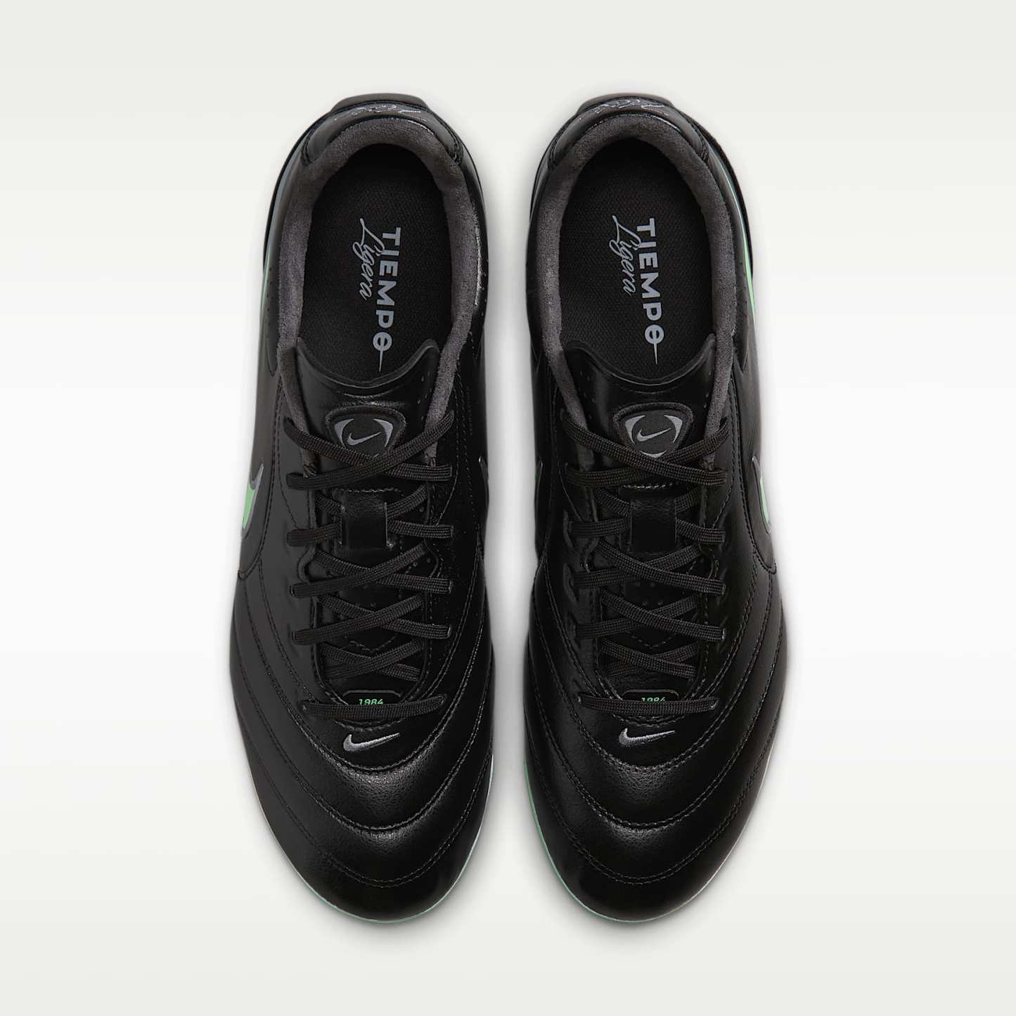 Nike Tiempo Ligera Pro Low-Top-Fußballschuh für normalen Rasen – Schwarz/Schwarz/Illusion Green