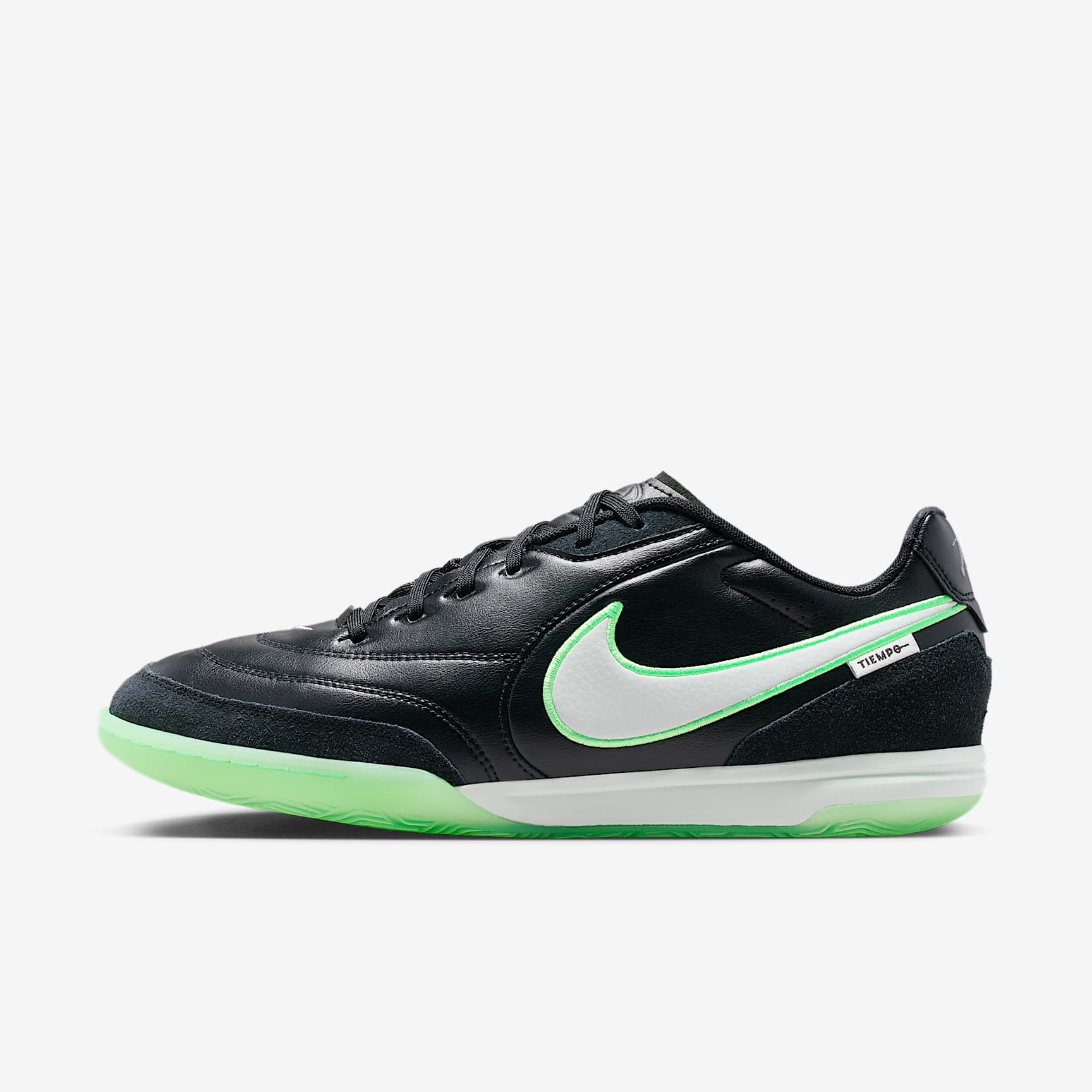 Nike Tiempo Streetgato Low-Top-Fußballschuh für Hallen- und Hartplätze – Schwarz/Schwarz/Illusion Green