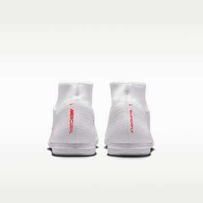 Nike Mercurial Superfly 11 Club High-Top-Fußballschuh für Hallen- und Hartplätze – Weiß/Bright Crimson/Blur