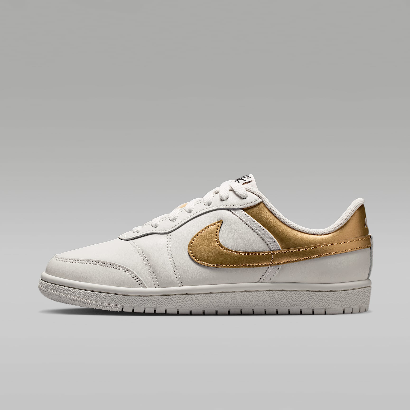 Air Jordan Skyline Low Damenschuh – Swan/Schwarz/Metallic Gold