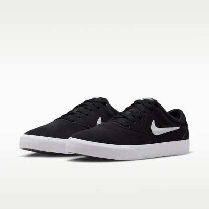Nike Charge Wildlederschuh (Herren) – Schwarz/Schwarz/Weiß