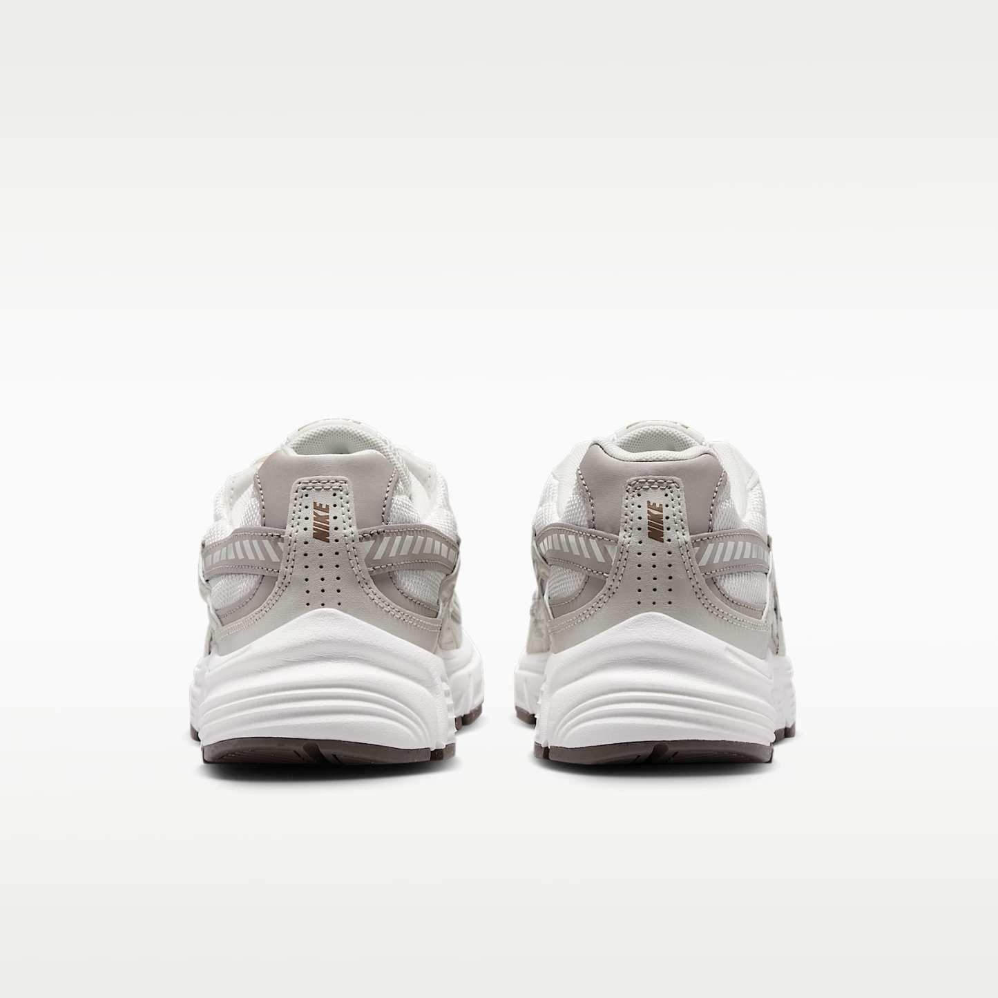 Nike Initiator Damenschuh – Phantom/Light Bone/Sail/Mink Brown