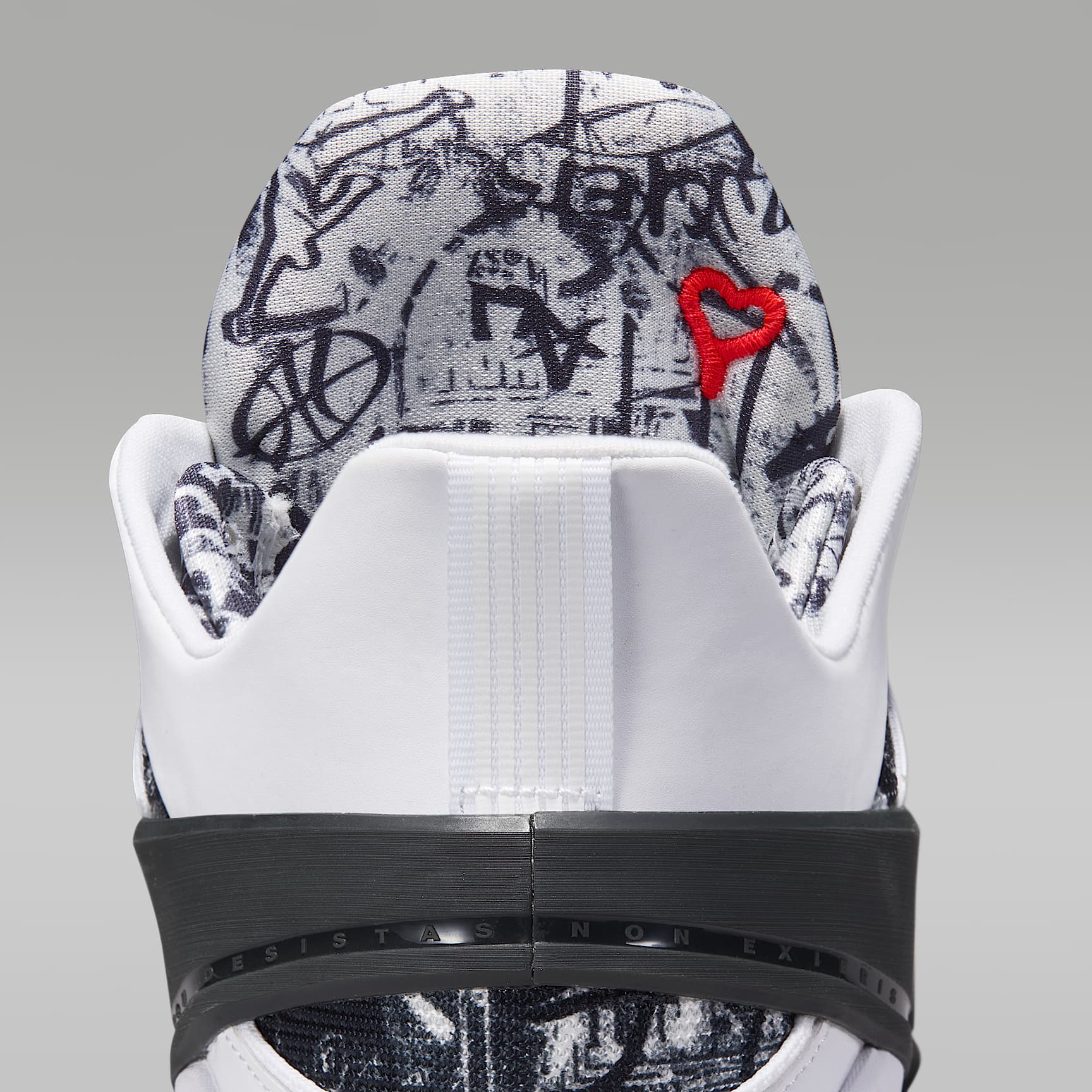 Luka 5 "Graffiti" Basketballschuh – Weiß/Schwarz