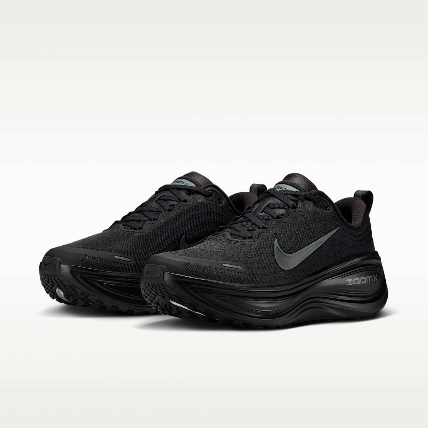 Nike Vomero Plus Straßenlaufschuh (Damen) – Schwarz/Metallic Dark Grey/Cool Grey/Dark Smoke Grey
