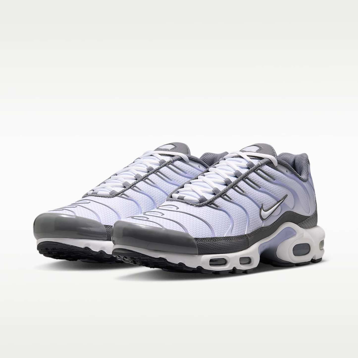 Nike Air Max Plus Schuh (Herren) – Smoke Grey/Light Armory Blue/Dark Smoke Grey/Weiß