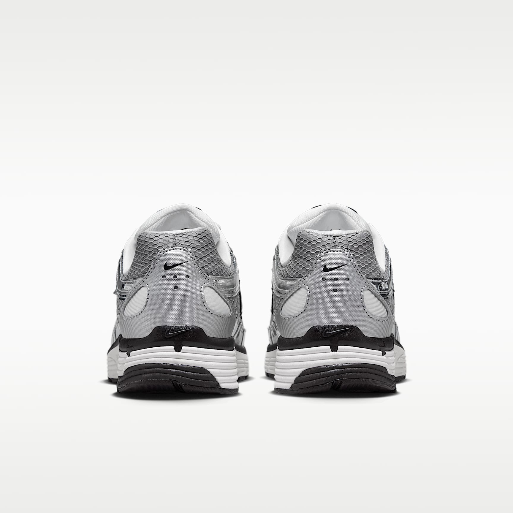 Nike P-6000 Schuh – Metallic Silver/Sail/Schwarz/Metallic Silver