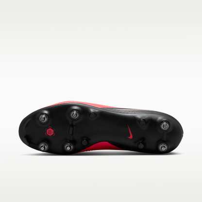 Nike Phantom 6 Low Academy Fußballschuh für weichen Rasen – Bright Crimson/Schwarz/Blur