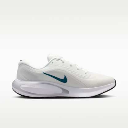 Nike Journey Run Straßenlaufschuh (Herren) – Summit White/Schwarz/Metallic Silver/Bright Spruce