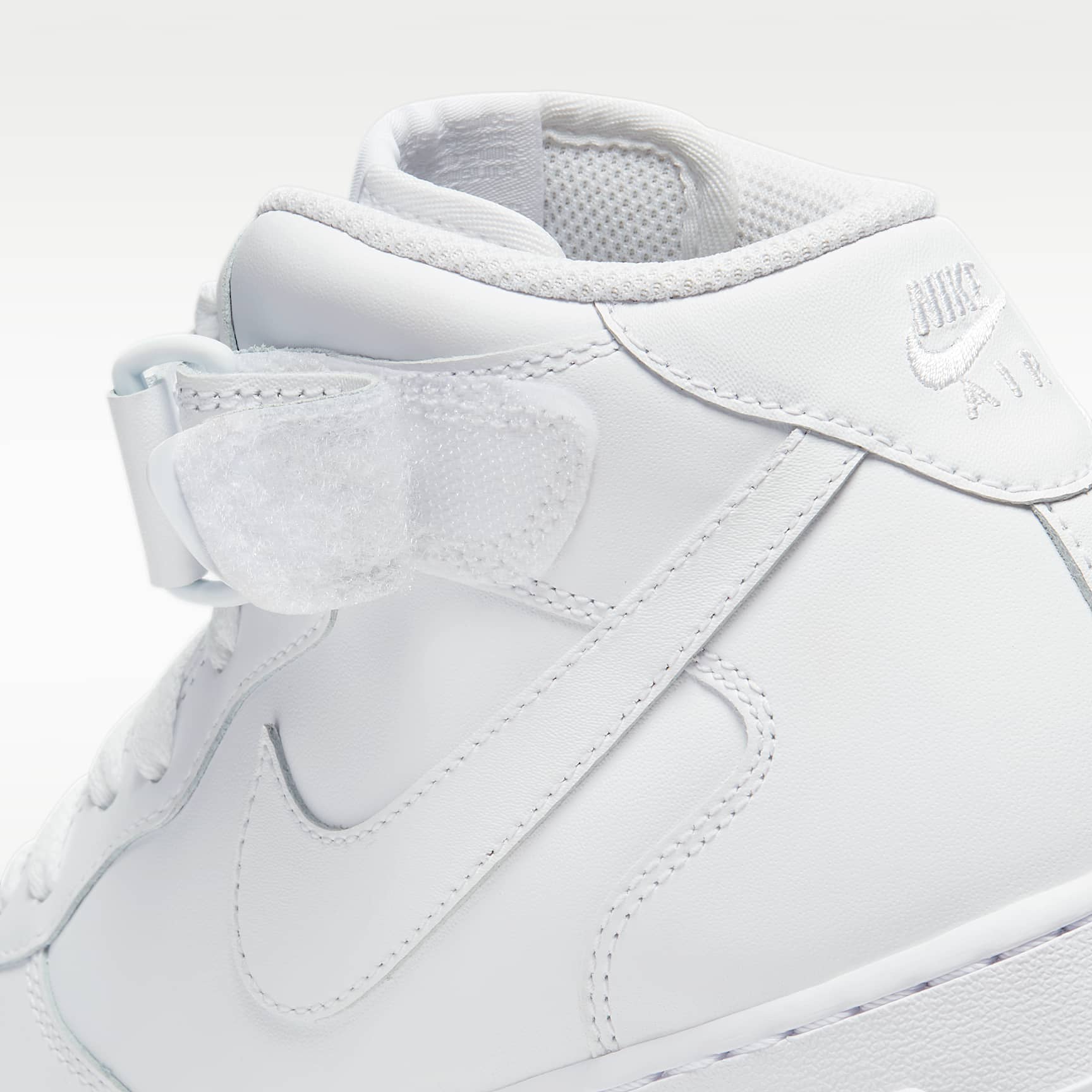 Nike Air Force 1 '07 Mid Damenschuh – Weiß/Weiß/Weiß