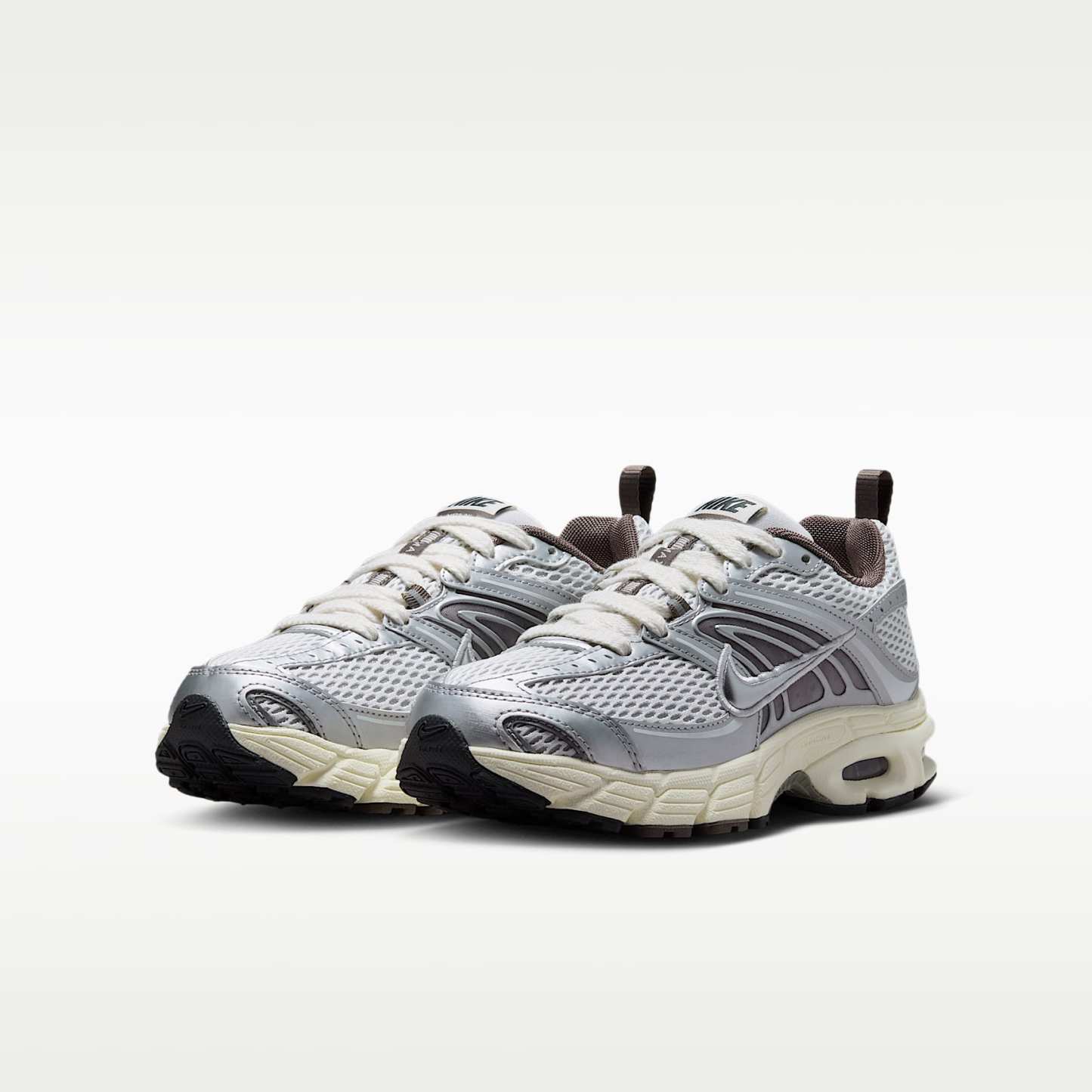Nike Air Max Moto 2K Schuh für ältere Kinder – Platinum Tint/Cave Stone/Anthracite/Metallic Silver