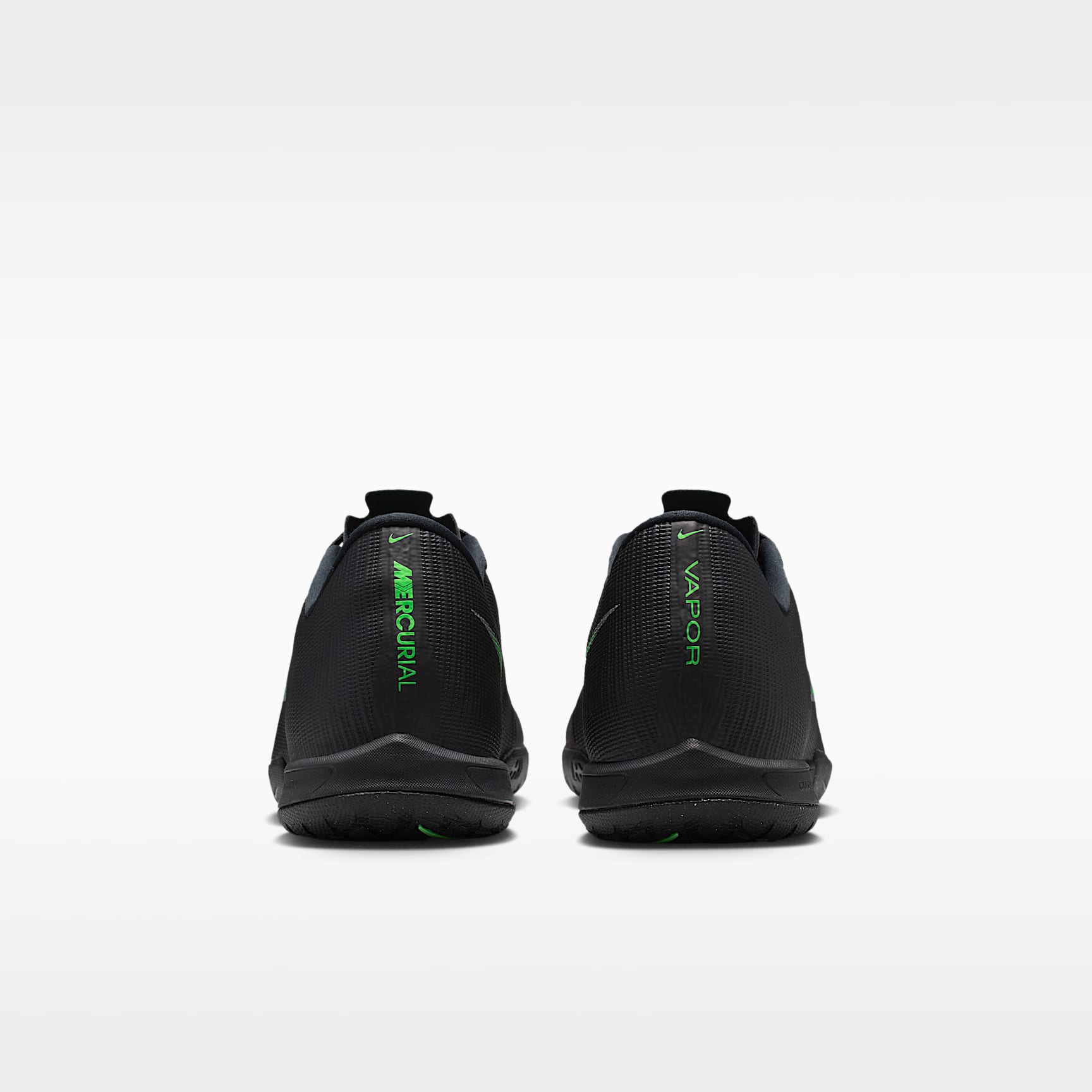 Nike Mercurial Vapor 17 Academy Low-Top-Fußballschuh für Hallen- und Hartplätze – Schwarz/Schwarz/Illusion Green