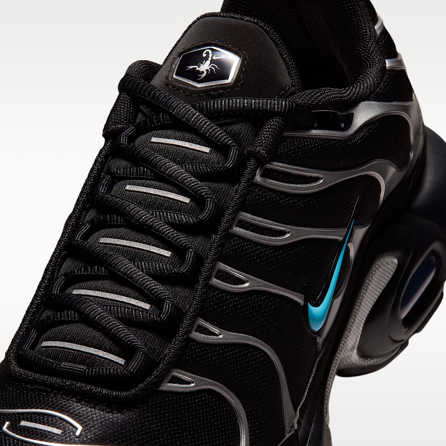 Nike Air Max Plus Premium "Scorpion" Schuh (Herren) – Schwarz/Chrome/Gamma Blue