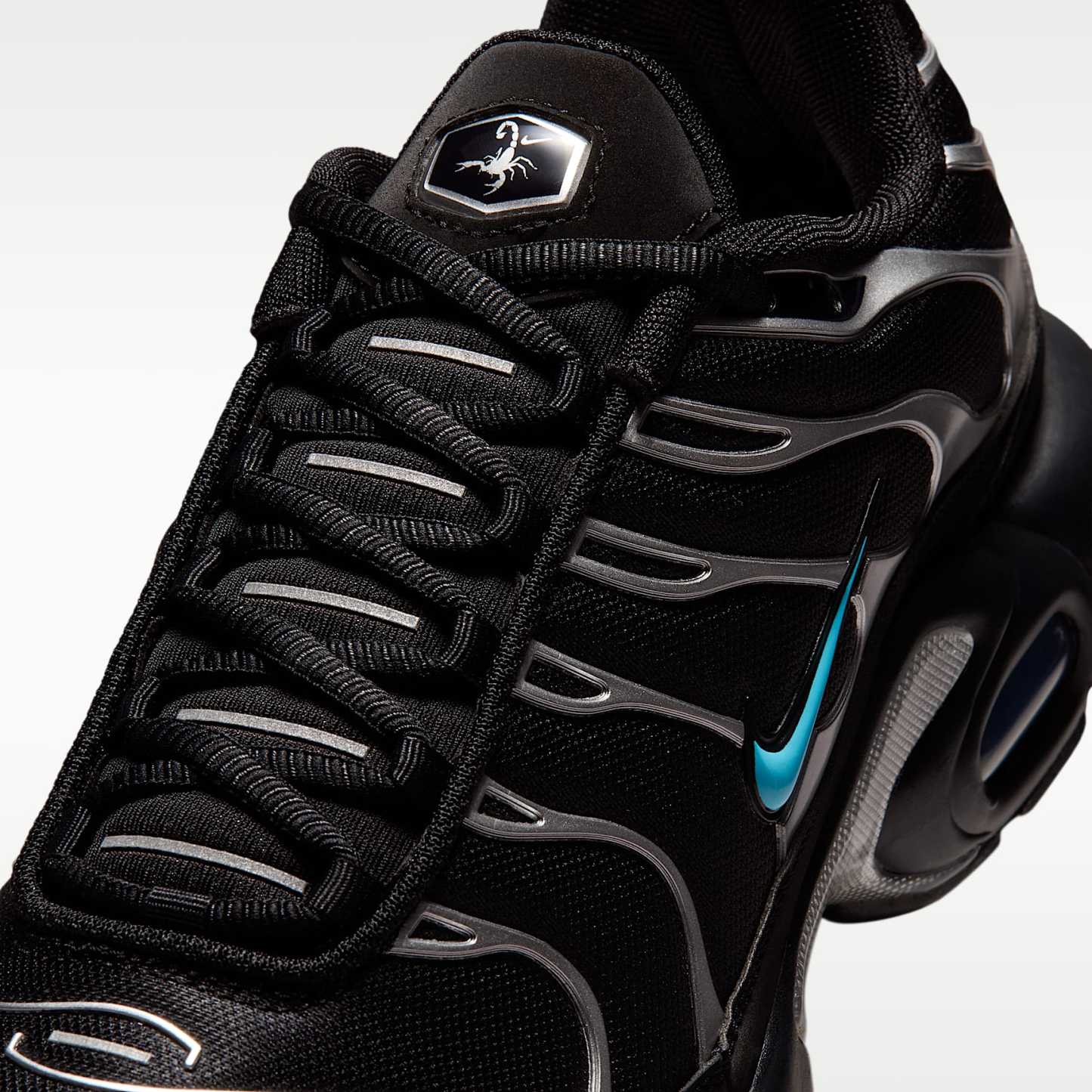 Nike Air Max Plus Premium "Scorpion" Schuh (Herren) – Schwarz/Chrome/Gamma Blue