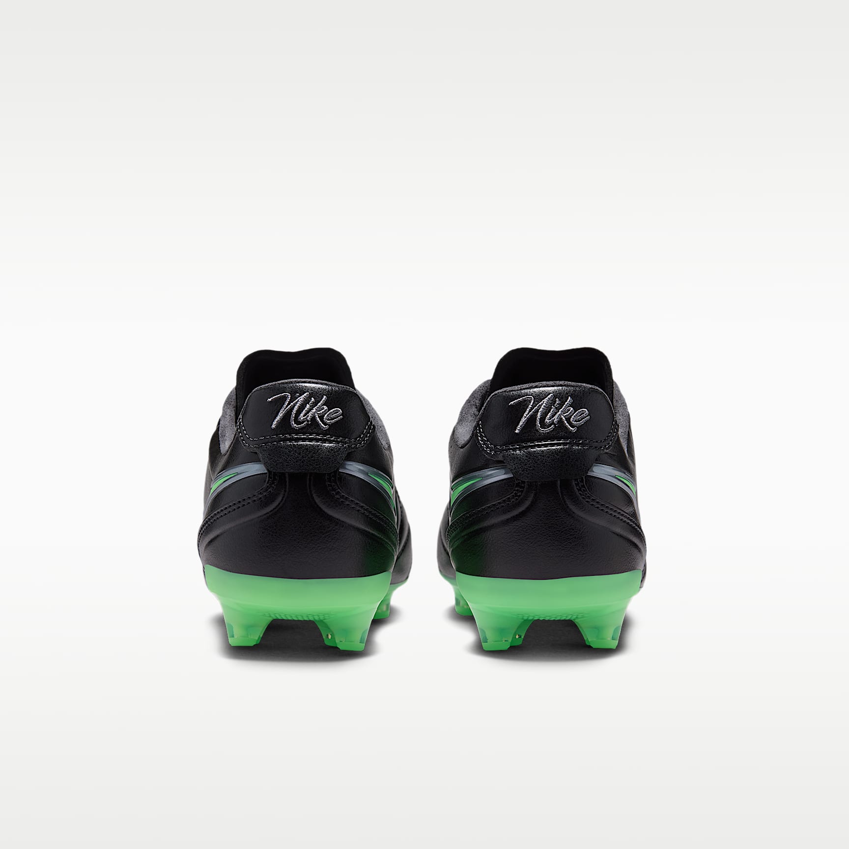 Nike Tiempo Ligera Pro Low-Top-Fußballschuh für Kunstrasen – Schwarz/Schwarz/Illusion Green