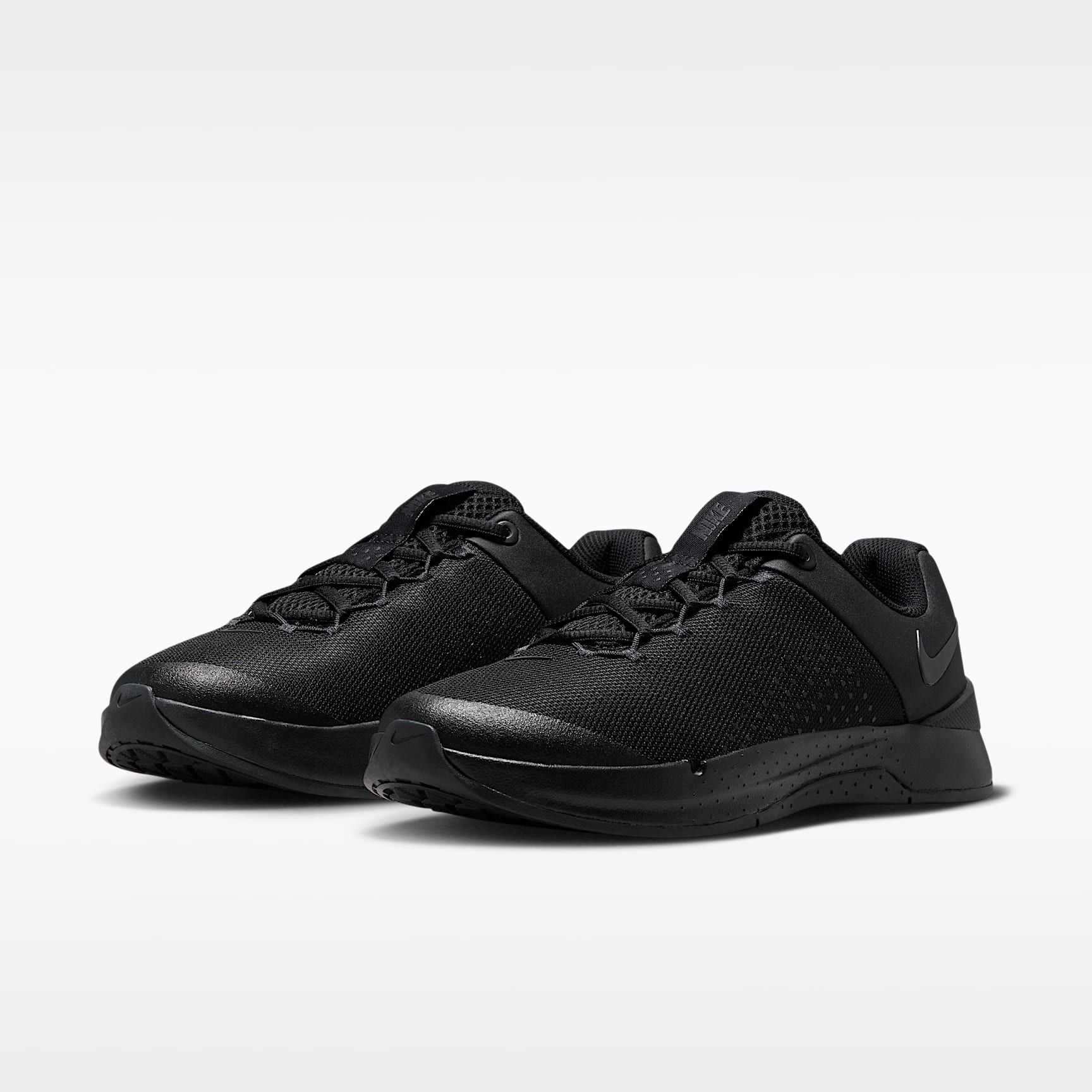 Nike MC Trainer 4 Trainingsschuh (Damen) – Schwarz/Dark Smoke Grey