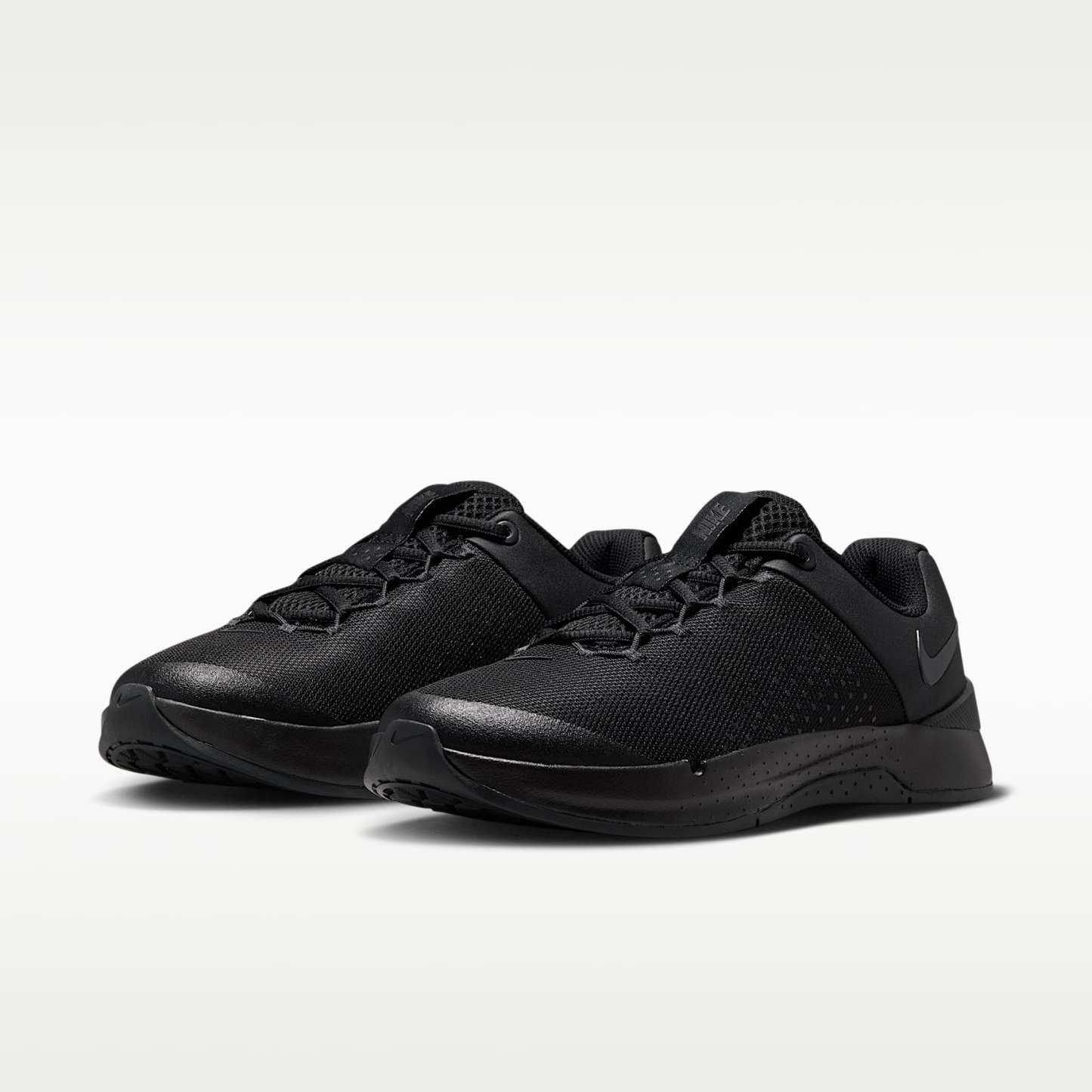 Nike MC Trainer 4 Trainingsschuh (Damen) – Schwarz/Dark Smoke Grey