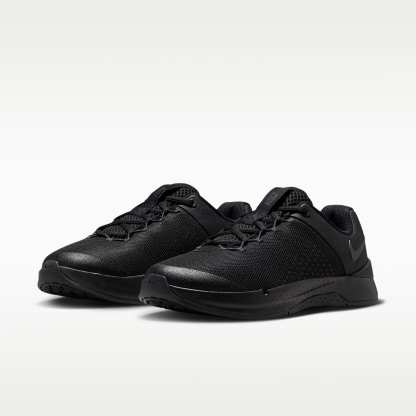 Nike MC Trainer 4 Trainingsschuh (Damen) – Schwarz/Dark Smoke Grey