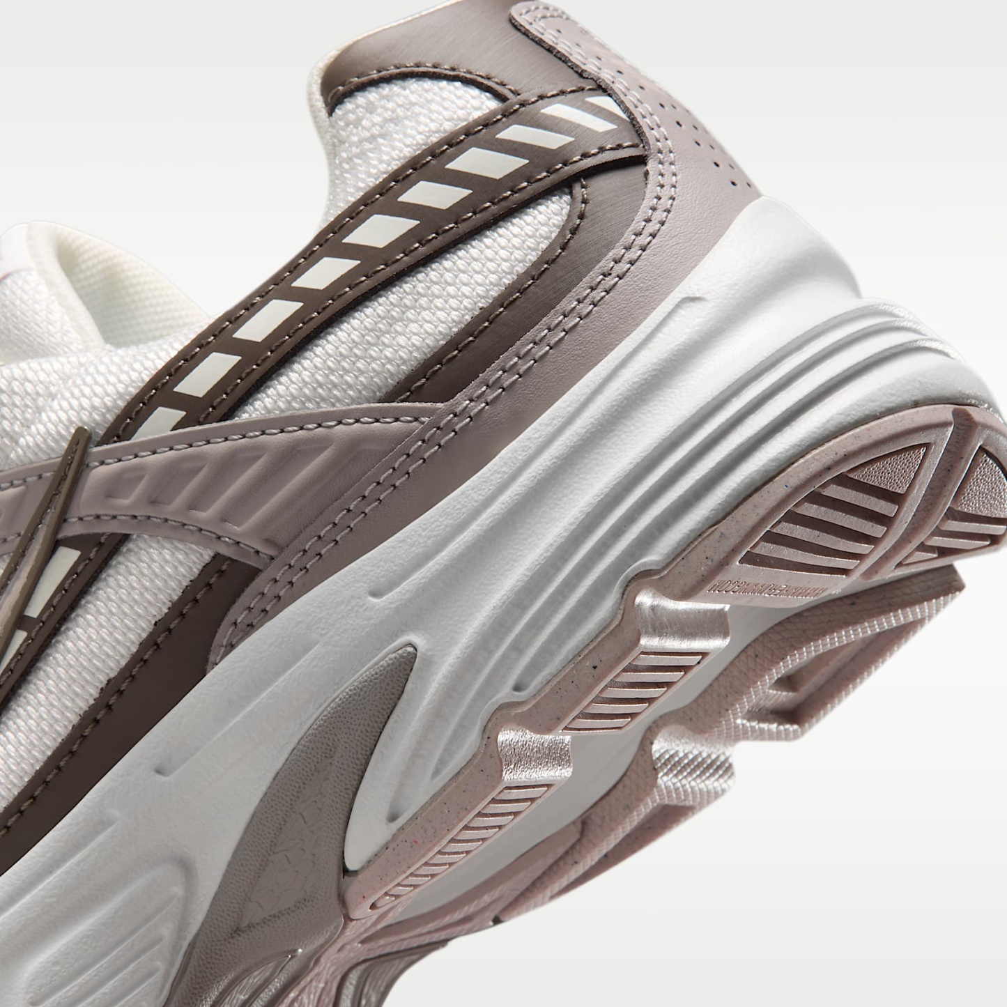 Nike Initiator Damenschuh – Summit White/Cave Stone/College Grey/Platinum Violet