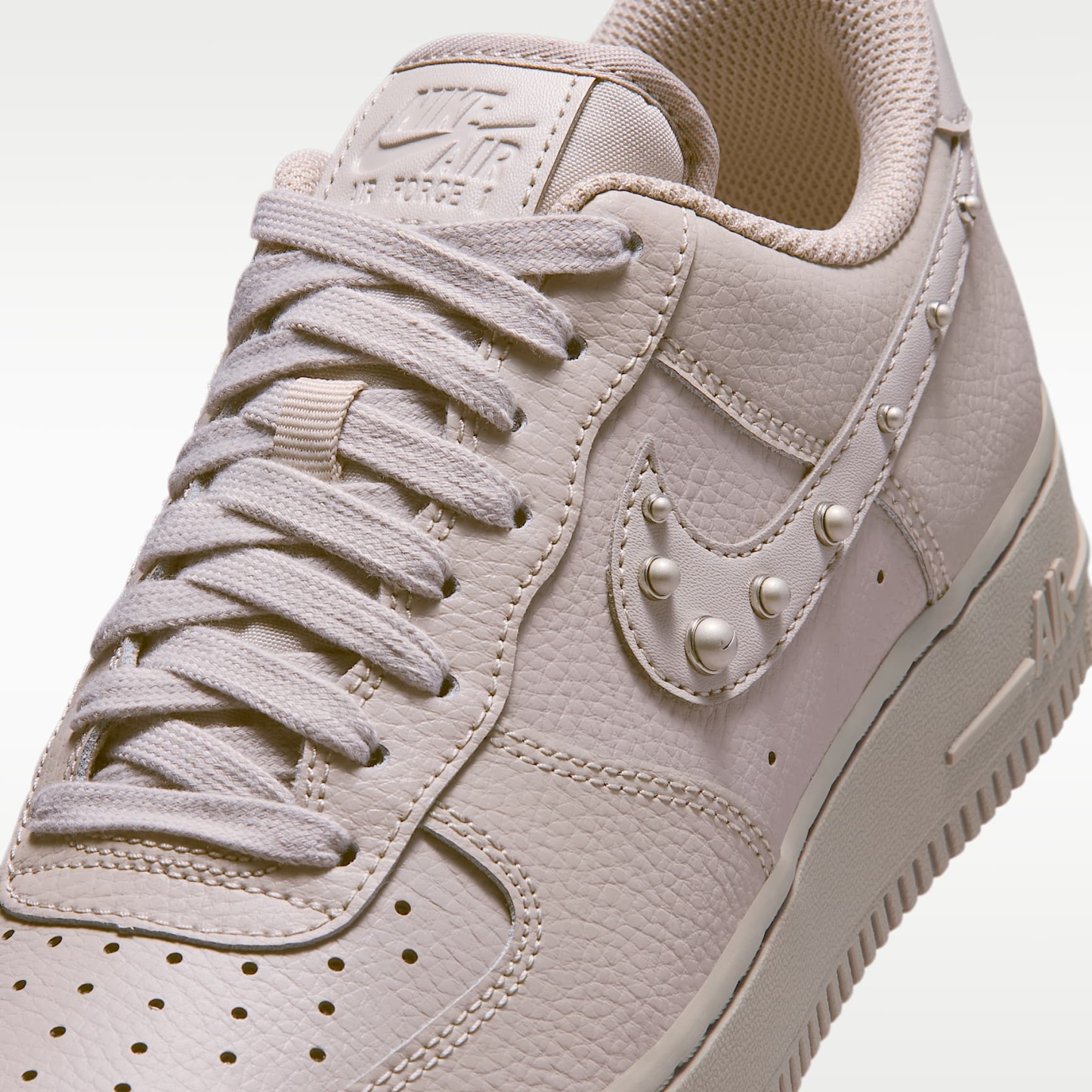 Nike Air Force 1 '07 Schuh (Damen) – Cream II/Metallic Silver/Weiß/Cream II