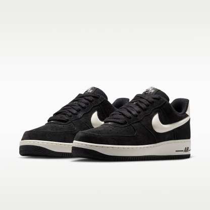 Nike Air Force 1 '07 LV8 Schuh (Herren) – Schwarz/Sail