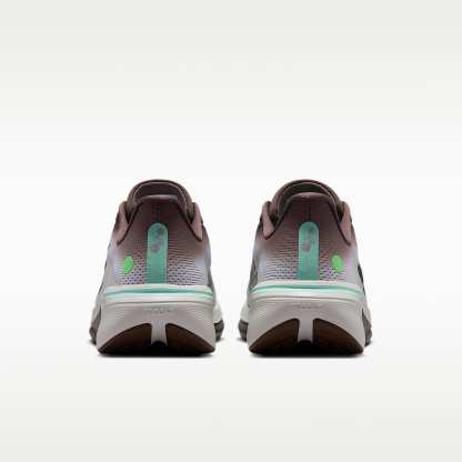 Nike Pegasus 42 Straßenlaufschuh (Herren) – Ironstone/Sea Glass/Arctic Green/Schwarz